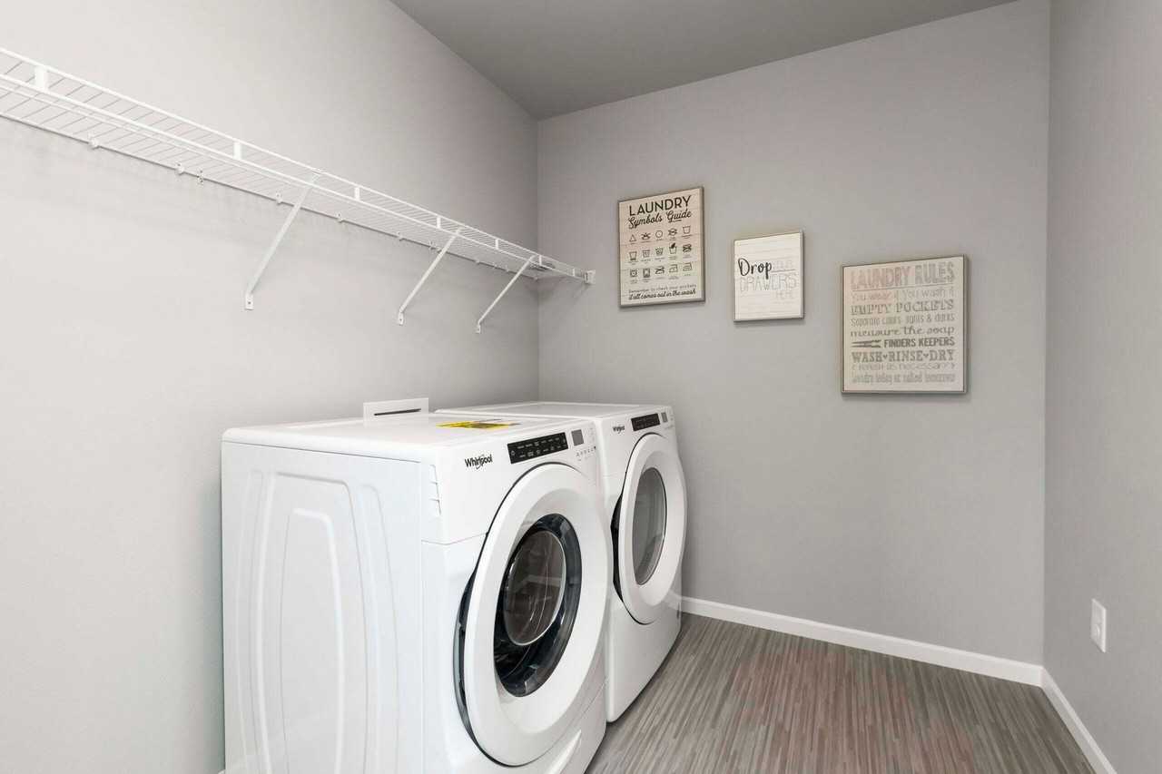 7469 23rd St S - Photo 5 of 9