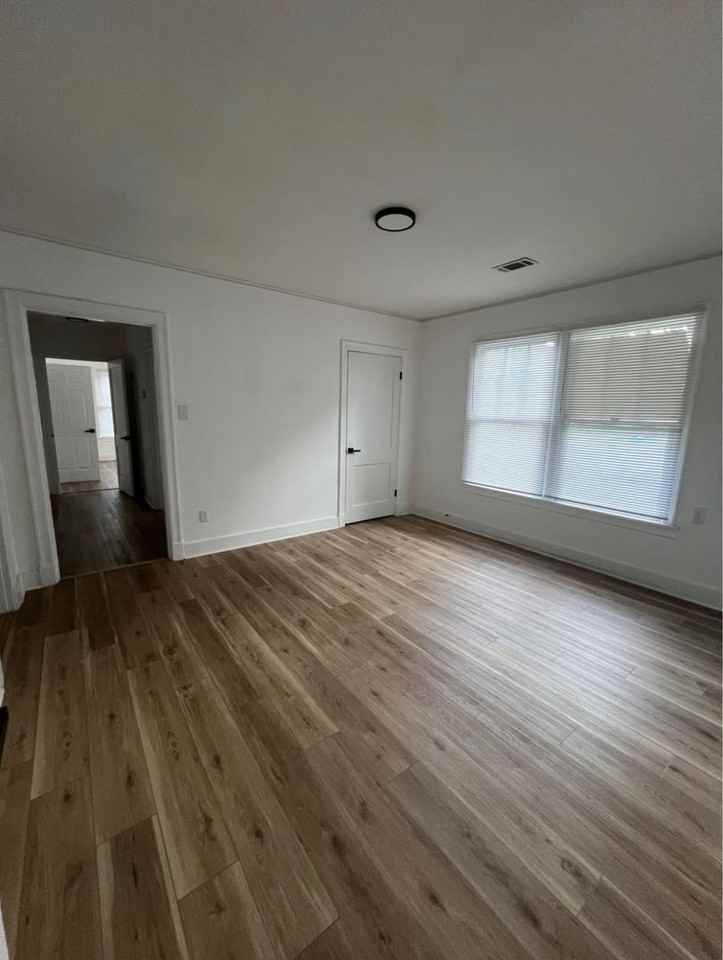 2023 W Short 17th St - Photo 5 of 7