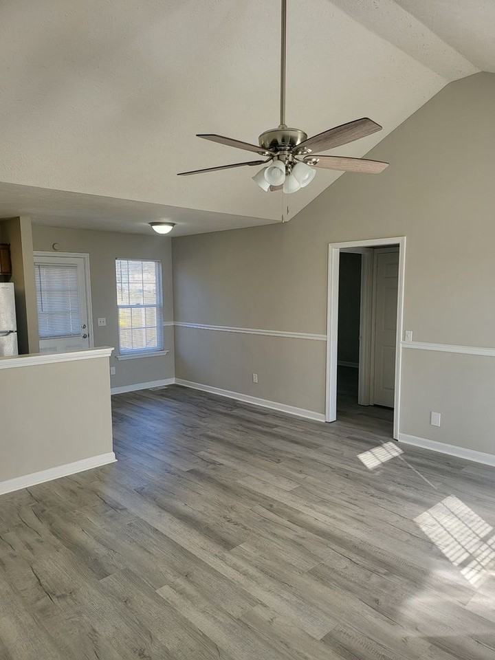 1008 Pin Oak Dr - Photo 3 of 19