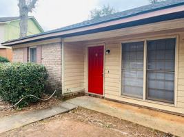 featured image of 104 Peachtree Ct