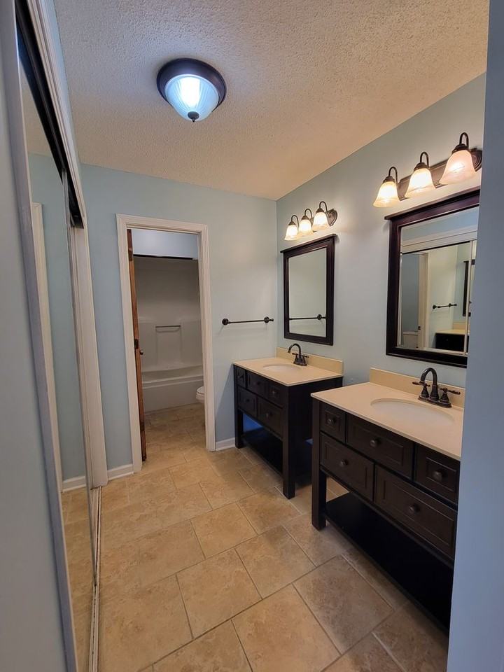 702 Azalea Dr - Photo 7 of 11