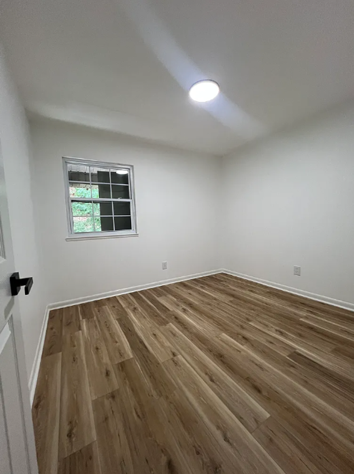 24 Oakwood Rd #19 - Photo 3 of 5