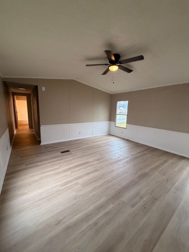 534 Constitution Dr - Photo 5 of 11