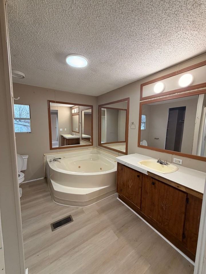 534 Constitution Dr - Photo 7 of 11