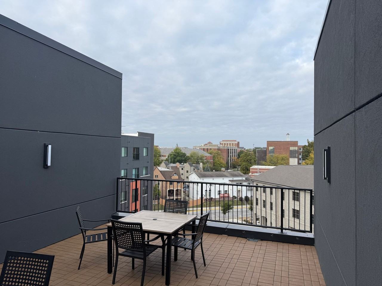 4UP Luxury Apartments - Photo 4 of 26