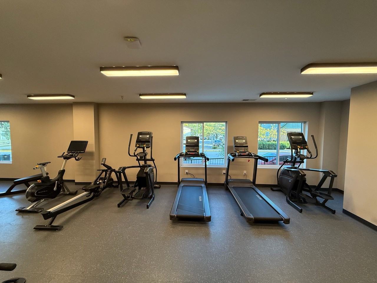 4UP Luxury Apartments - Photo 6 of 26