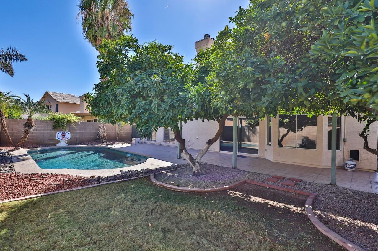 1408 E San Remo Ave - Photo 2 of 41