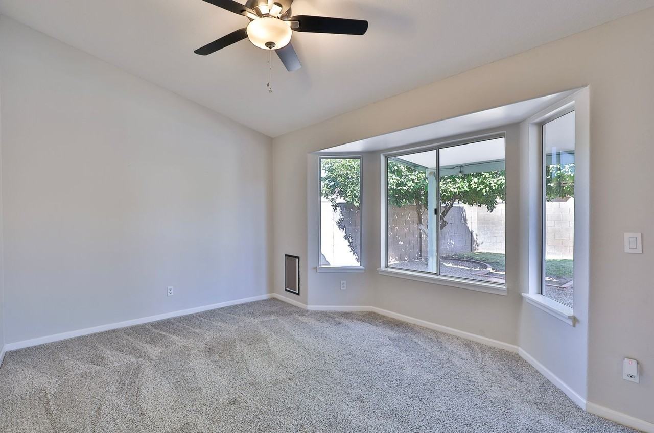 1408 E San Remo Ave - Photo 7 of 41