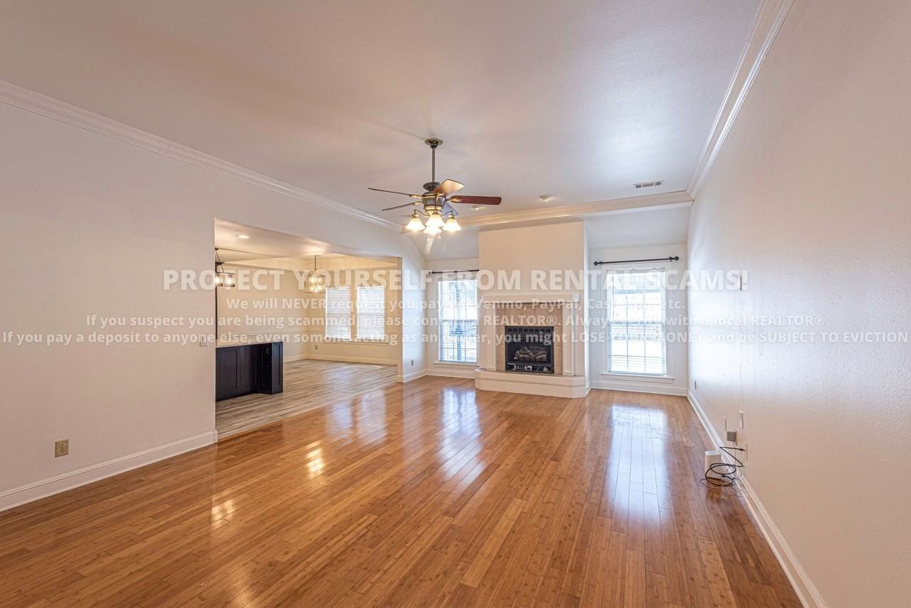 4986 Indian Oaks Trl - Photo 3 of 18
