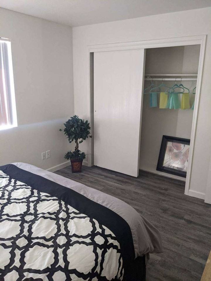 6016 S Park Apartments - Photo 5 of 24