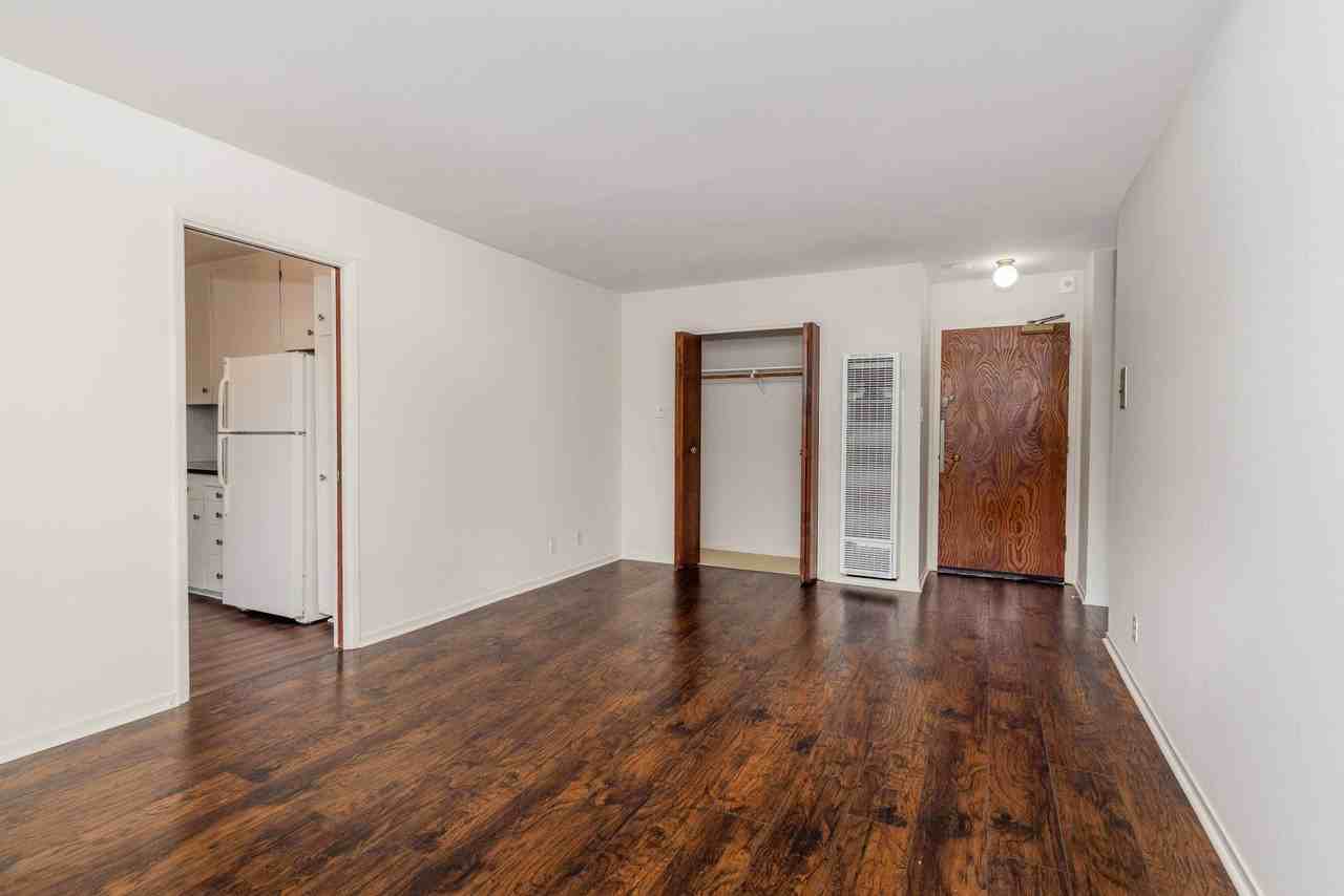 1600 Larkin St - Photo 2 of 21