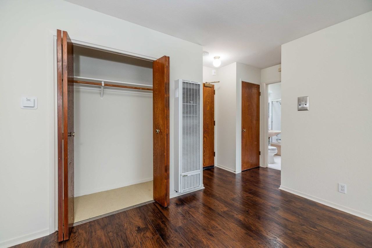 1600 Larkin St - Photo 7 of 21