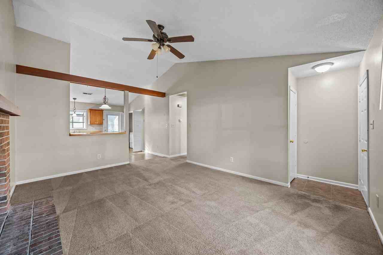 183 Corey Cir - Photo 3 of 15