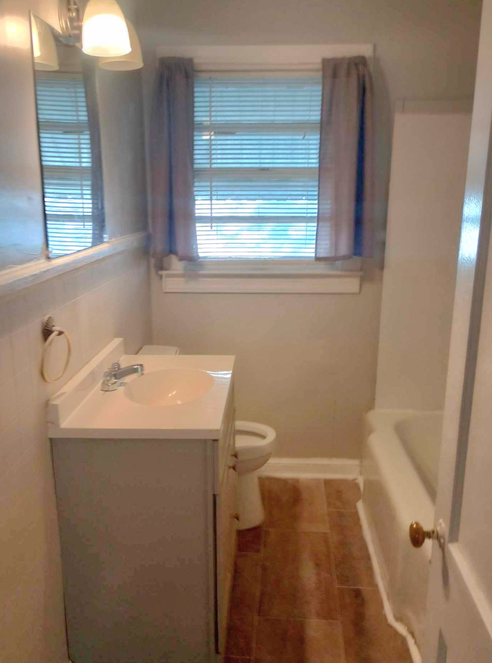 623 Sidney Cir - Photo 2 of 6