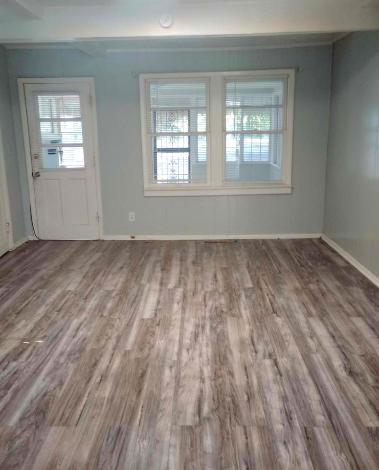 623 Sidney Cir - Photo 3 of 6