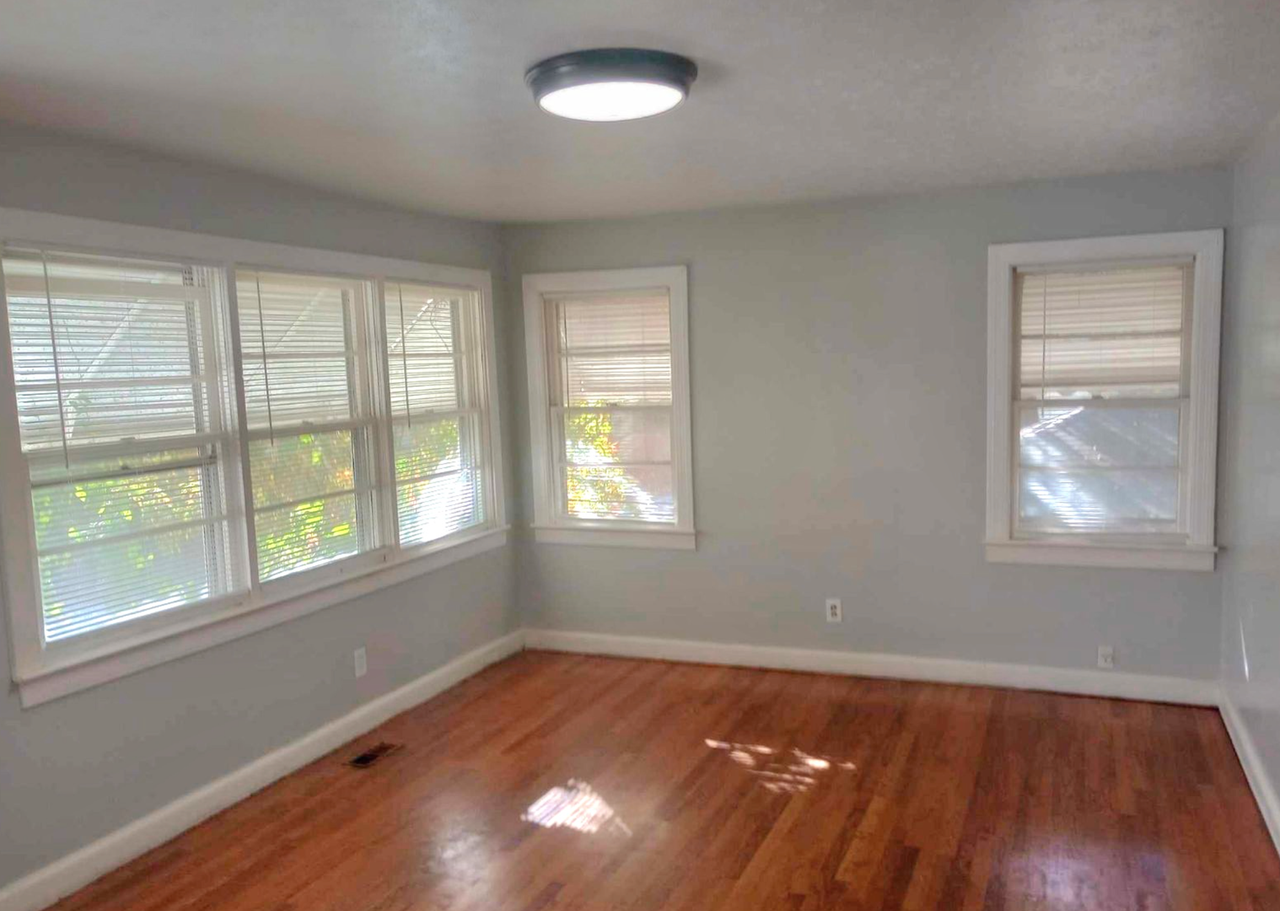 623 Sidney Cir - Photo 5 of 6