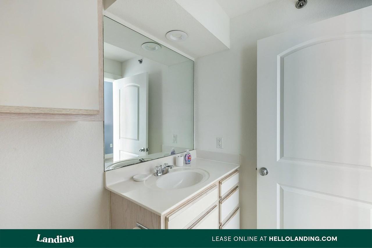 20050 Oak Road East - Photo 3 of 50