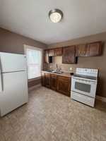 featured image of 105 E Hickman St