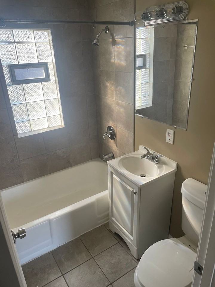 2244 Pennsylvania St - Photo 7 of 12