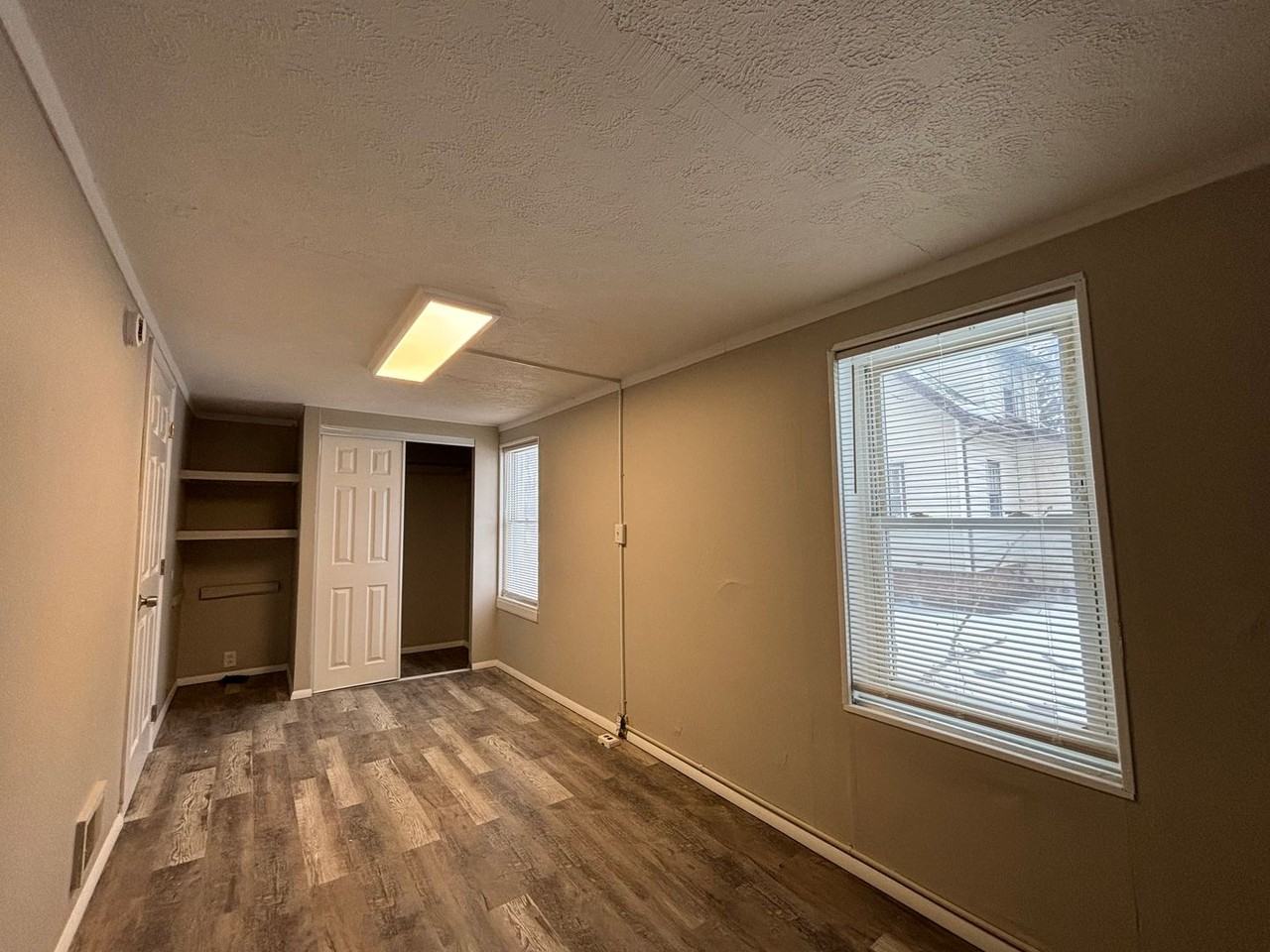 109 Stenson St - Photo 3 of 12