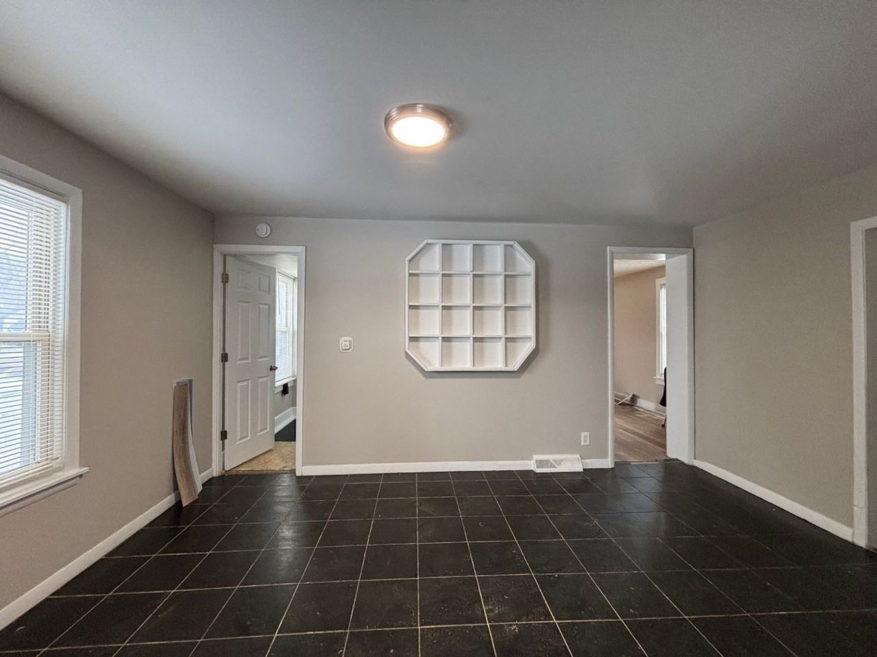 109 Stenson St - Photo 5 of 12