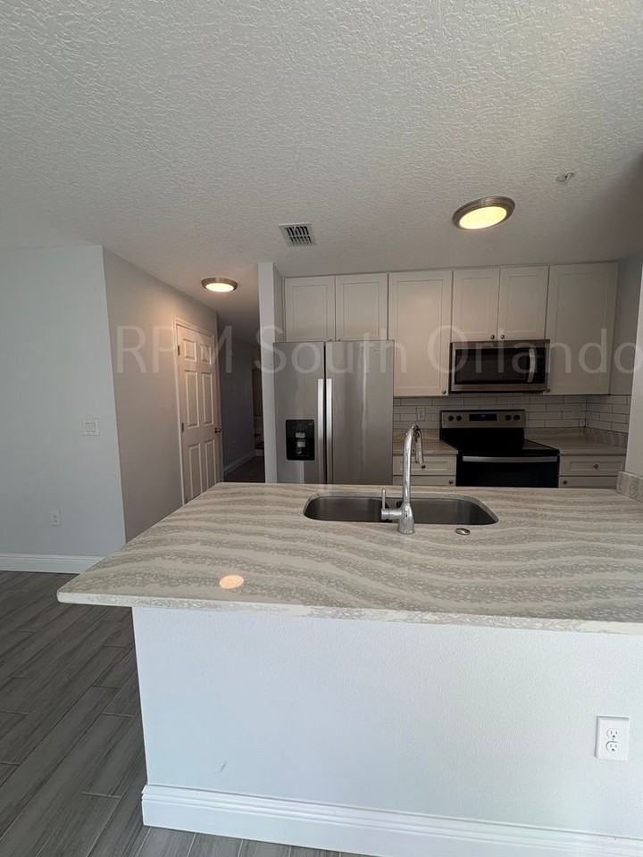 12235 Fox Hound Ln - Photo 5 of 15