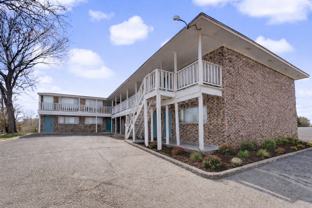 One Bedroom Apartments on Marshall! - Photo 1 of 1