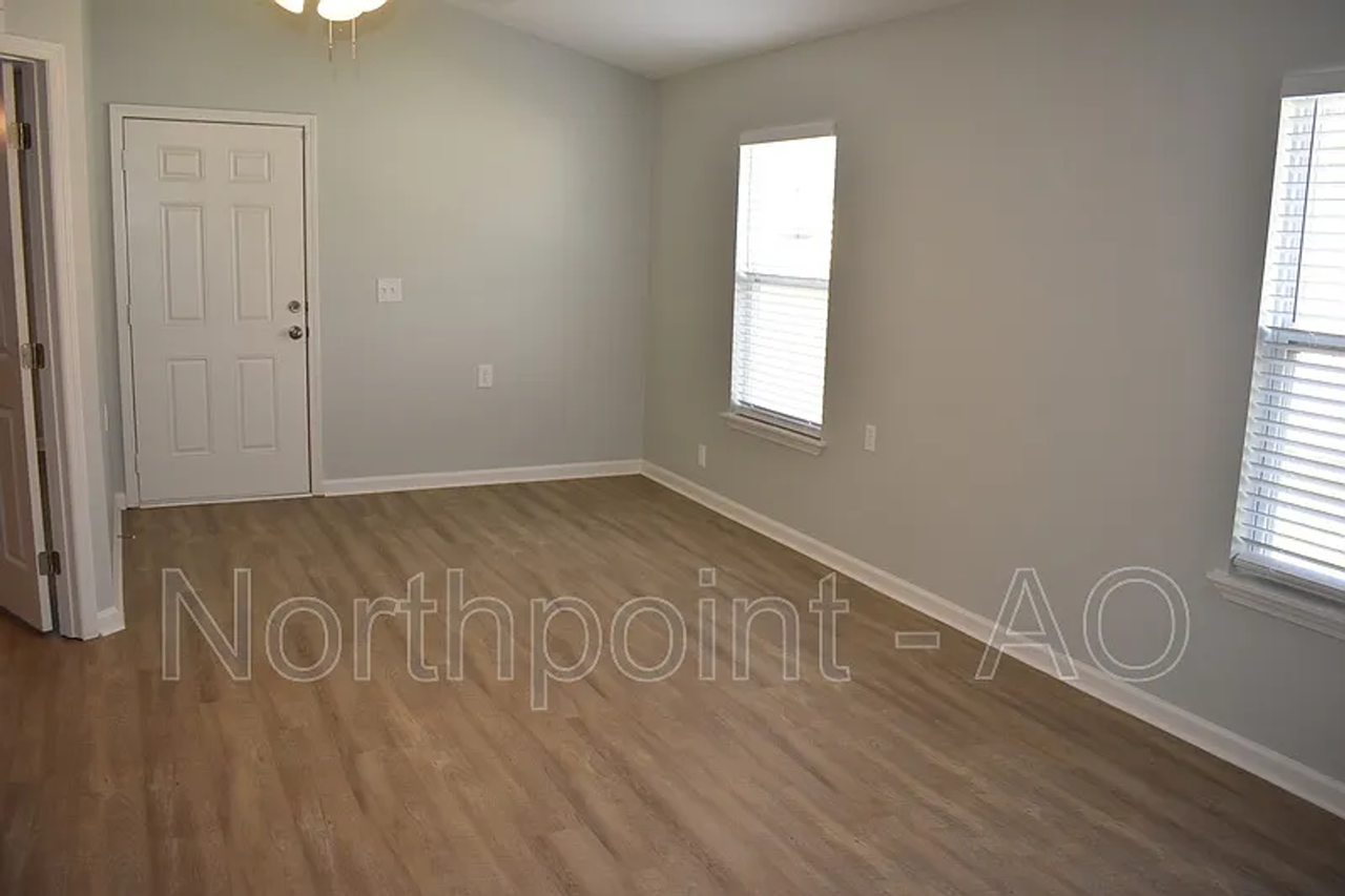 8573 Cheryl Ann Ln - Photo 4 of 13