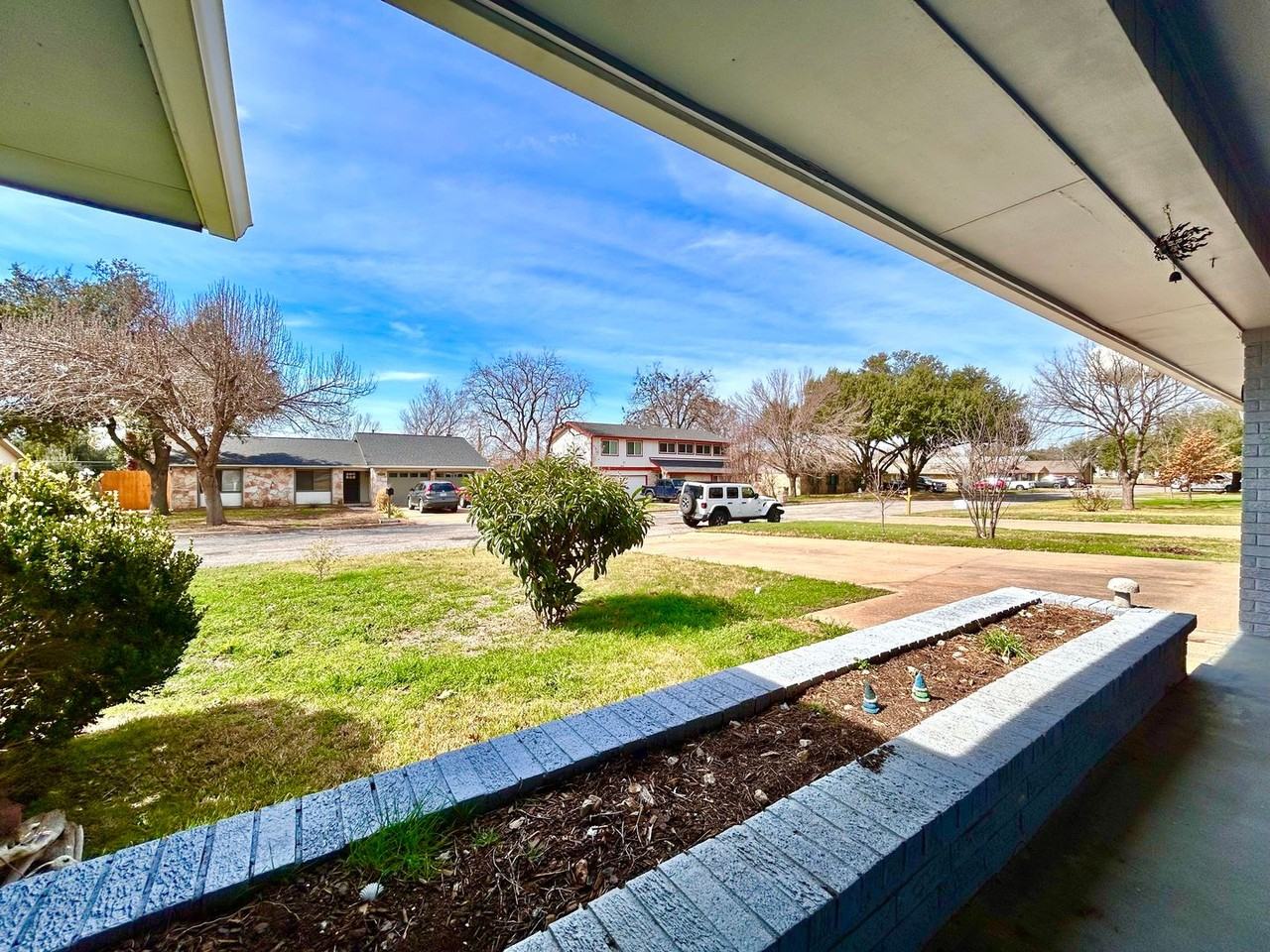 2600 Donna Dr - Photo 6 of 32