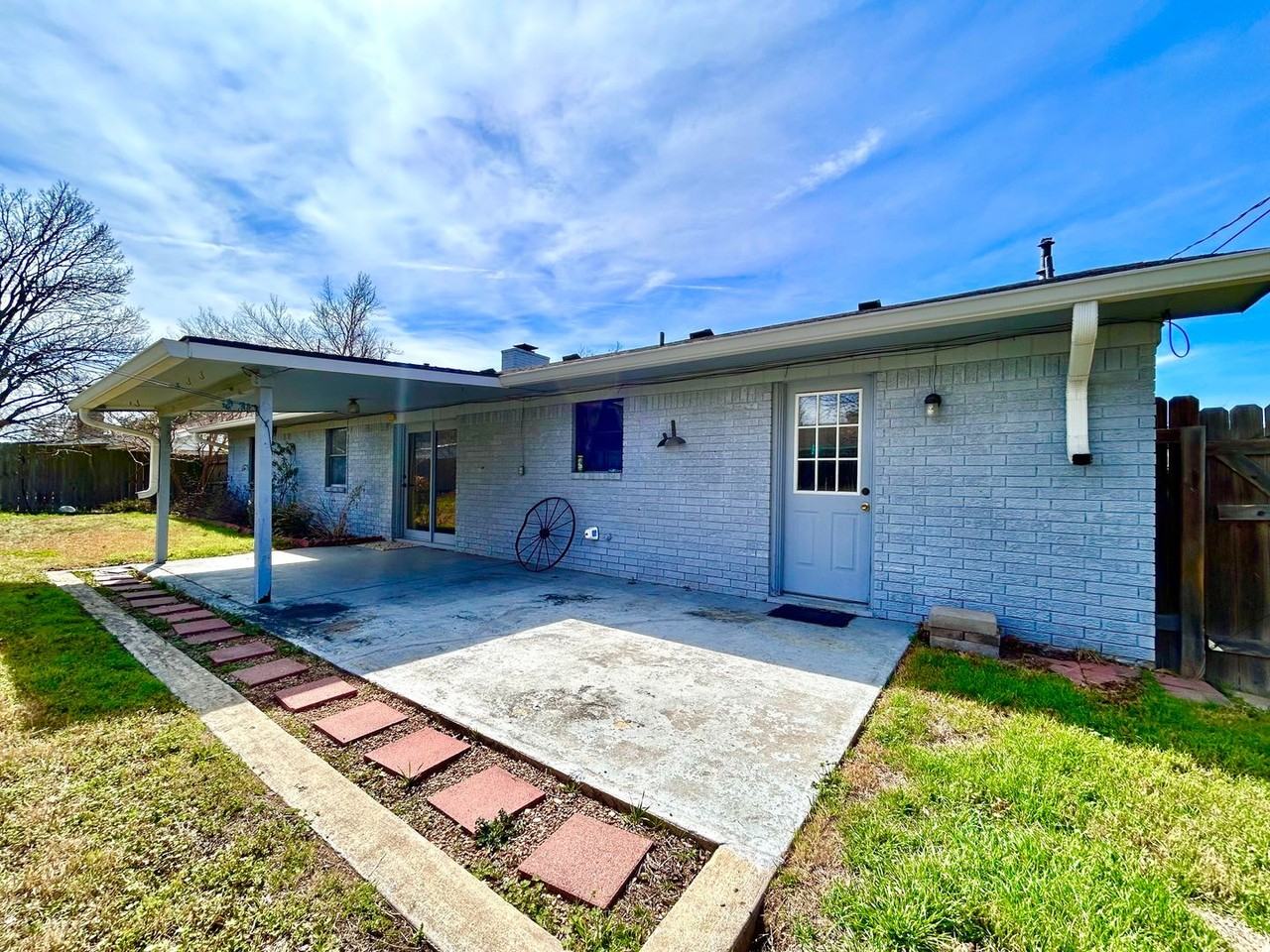 2600 Donna Dr - Photo 7 of 32