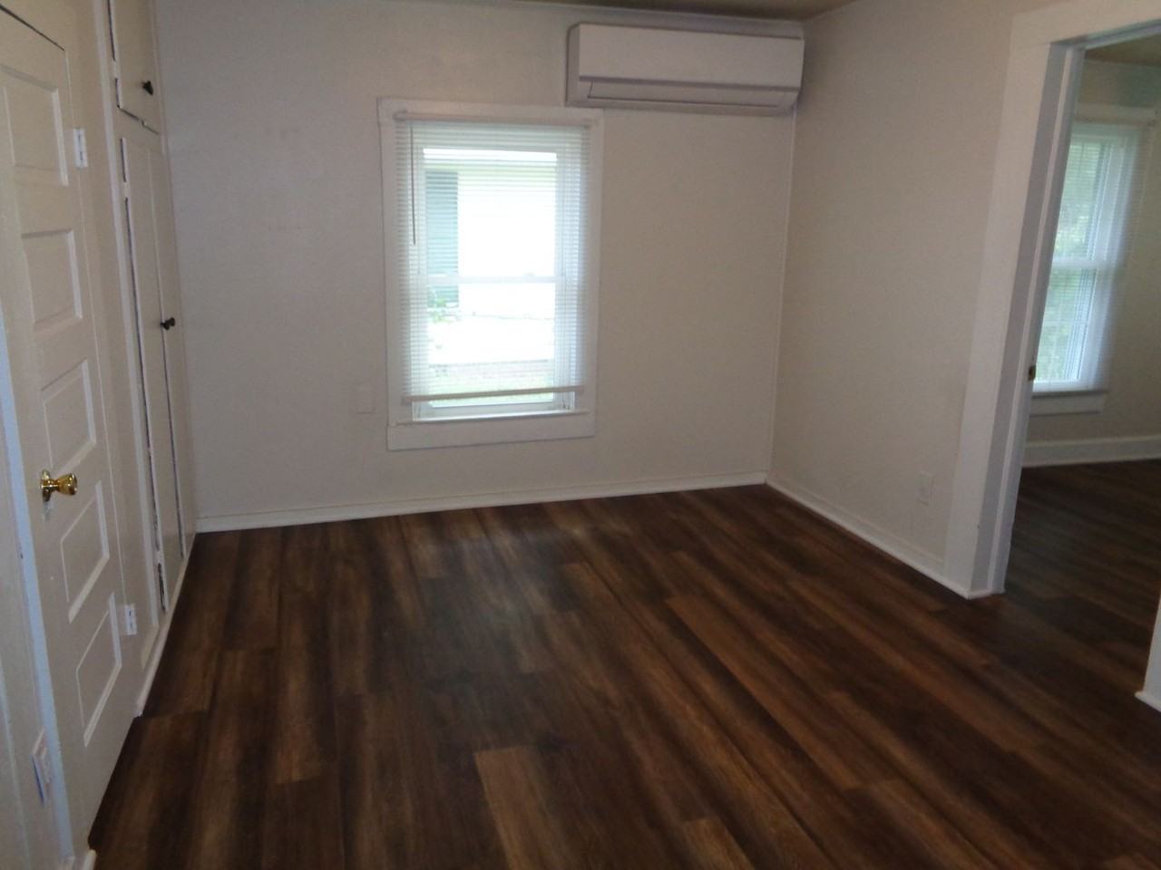 405 Dobson St - Photo 2 of 17