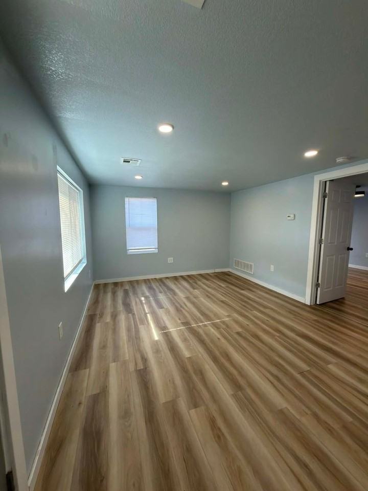 814 High St - Photo 2 of 13