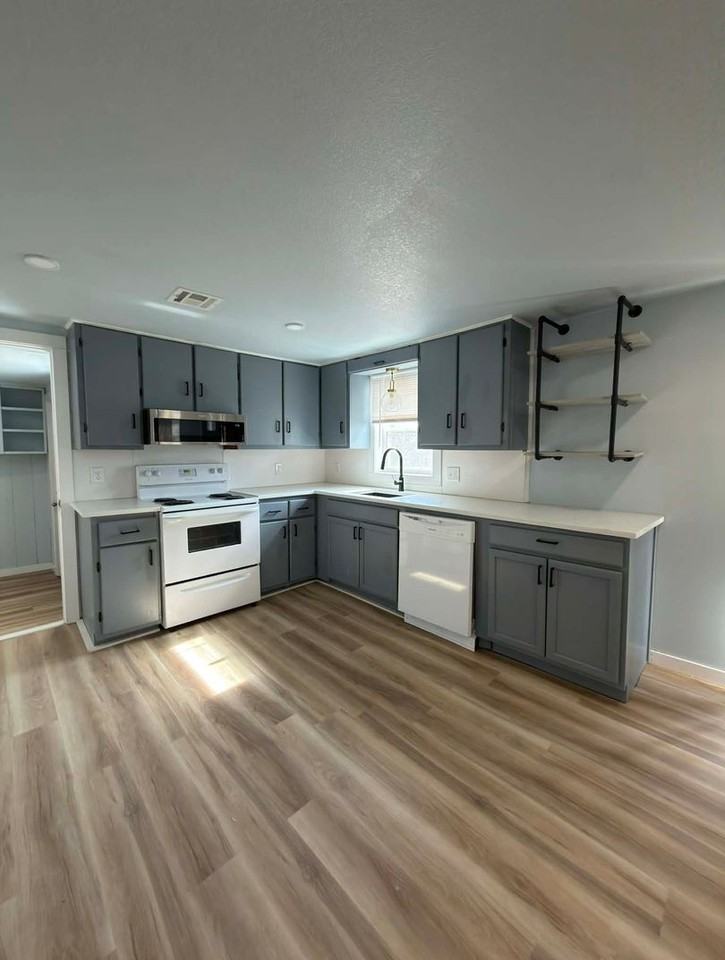 814 High St - Photo 3 of 13