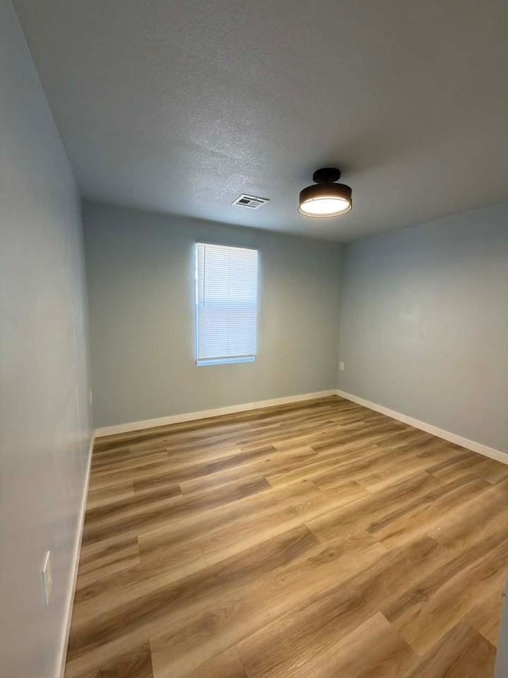 814 High St - Photo 5 of 13