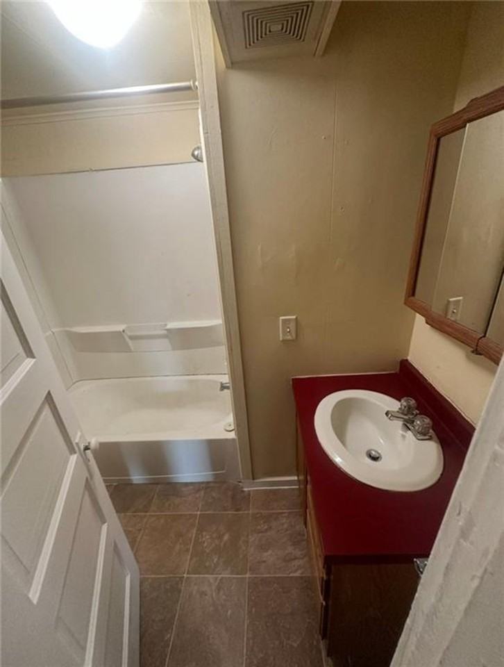 328 6th St W - Photo 3 of 11