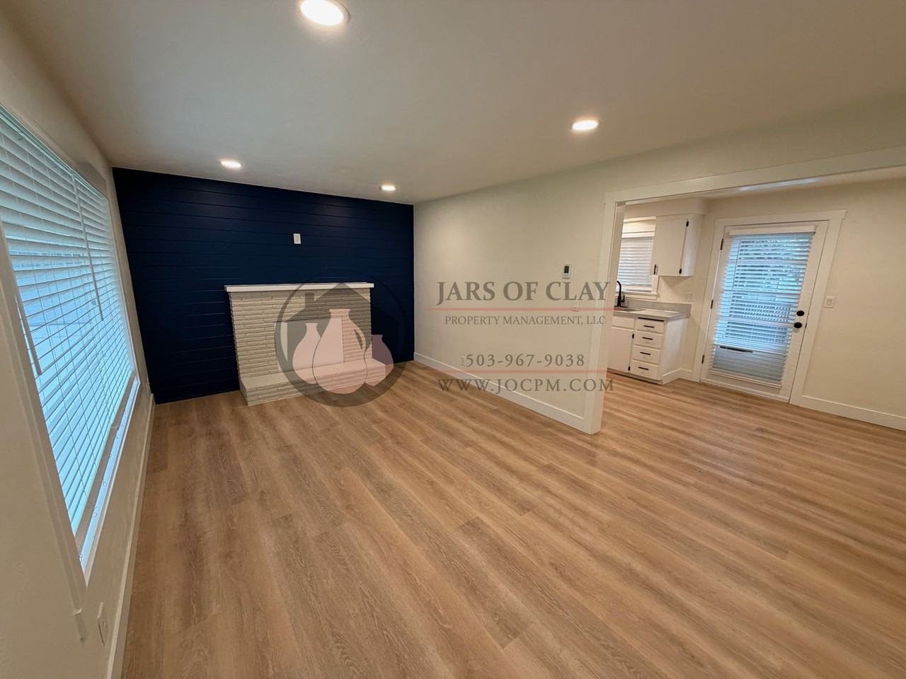 1745 Berry St Se - Photo 3 of 10