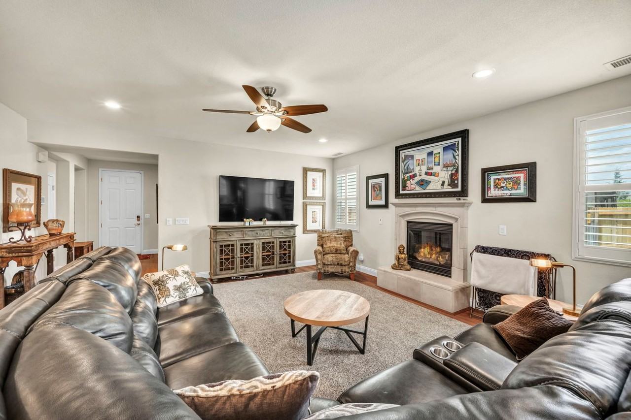 2199 Angel Ridge Dr - Photo 2 of 43