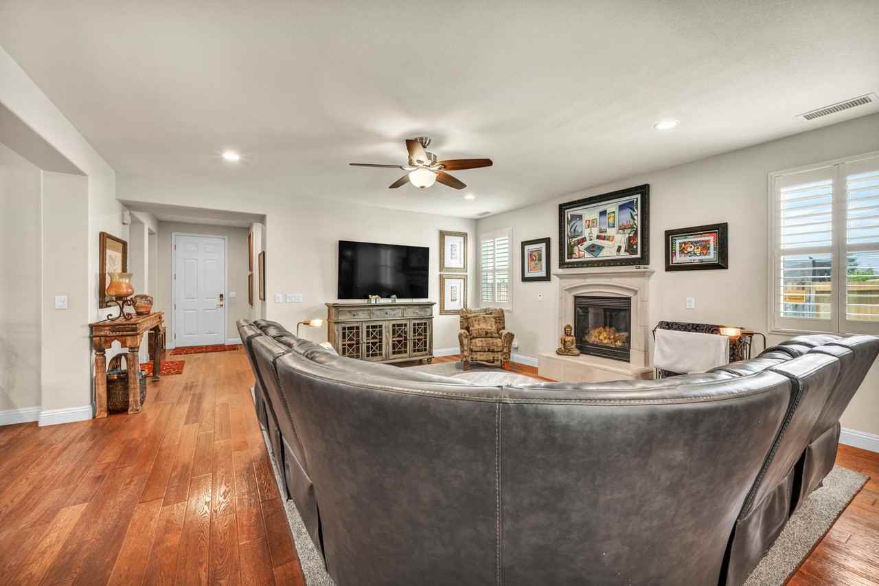 2199 Angel Ridge Dr - Photo 7 of 43