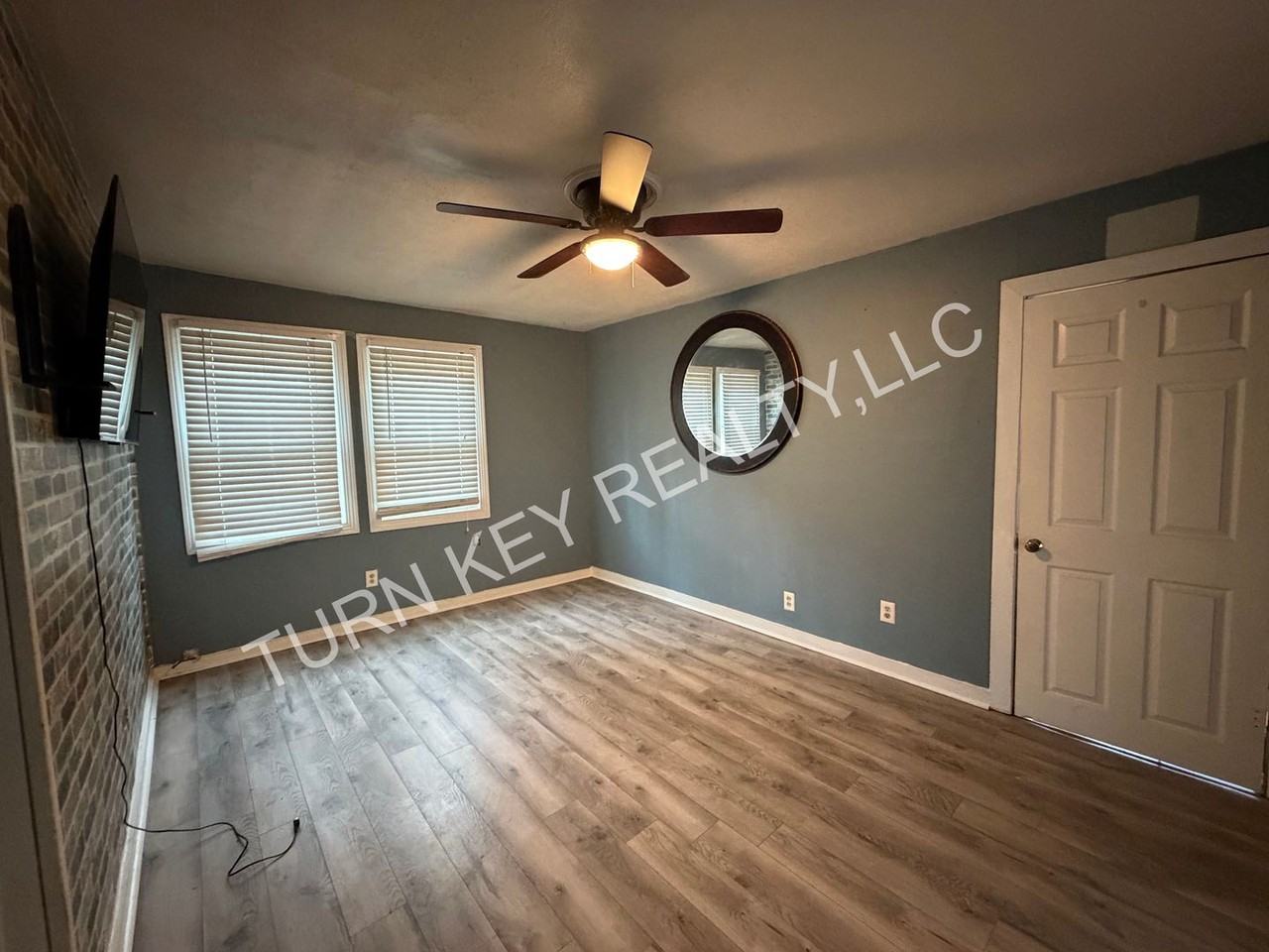 332 Sunset Blvd - Photo 4 of 10