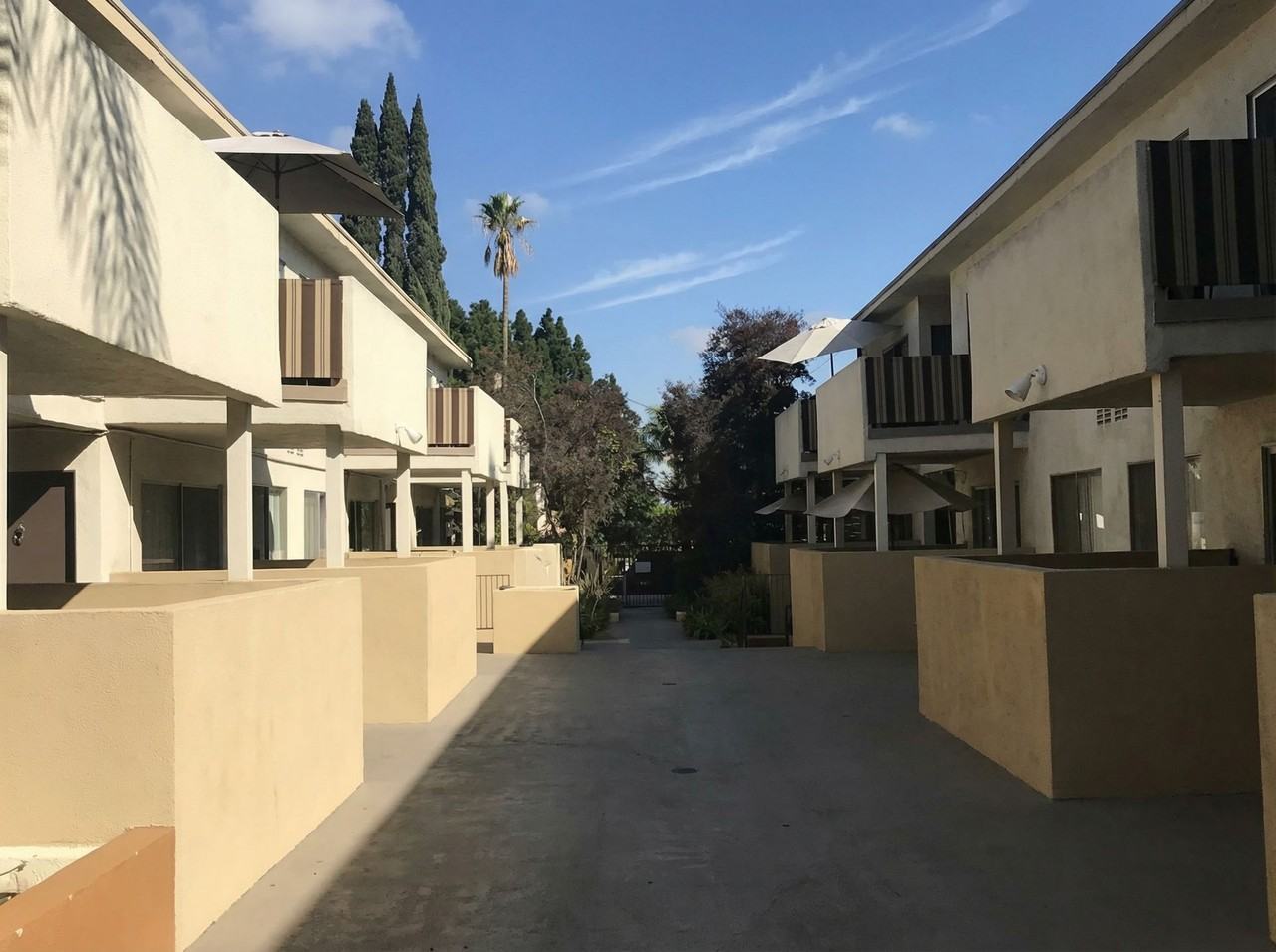 11915 Burbank Blvd Valley Village, CA 91607 - Photo 2 of 5