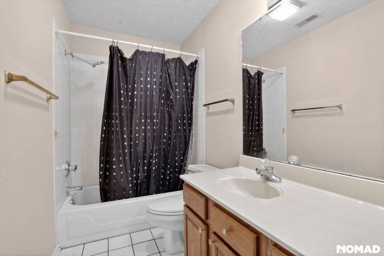 8218 Nekton Ln - Photo 5 of 34