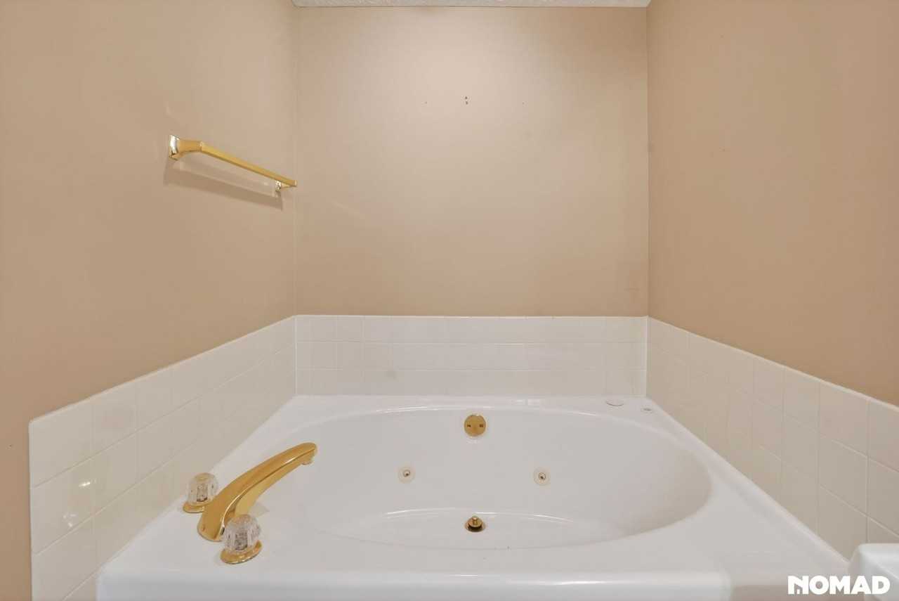 8218 Nekton Ln - Photo 6 of 34