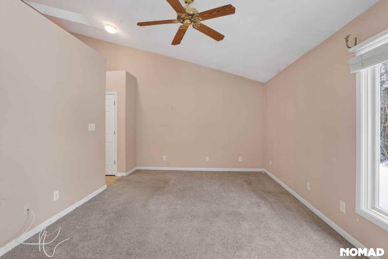 8218 Nekton Ln - Photo 7 of 34