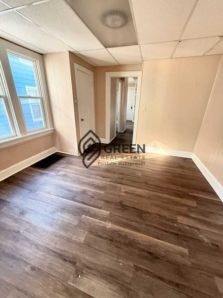 360-366 S Washington Ave - Photo 3 of 10