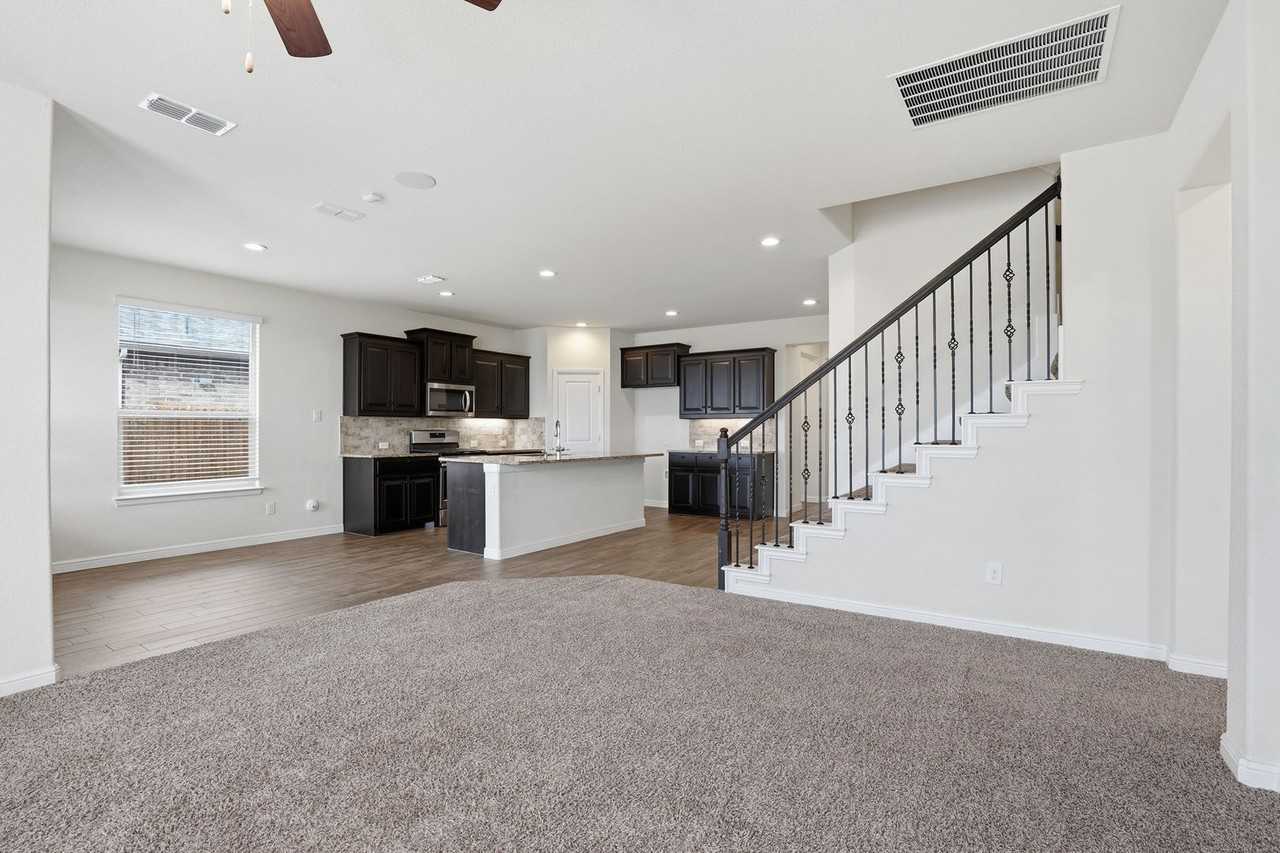 1208 Burlingame Dr - Photo 3 of 28