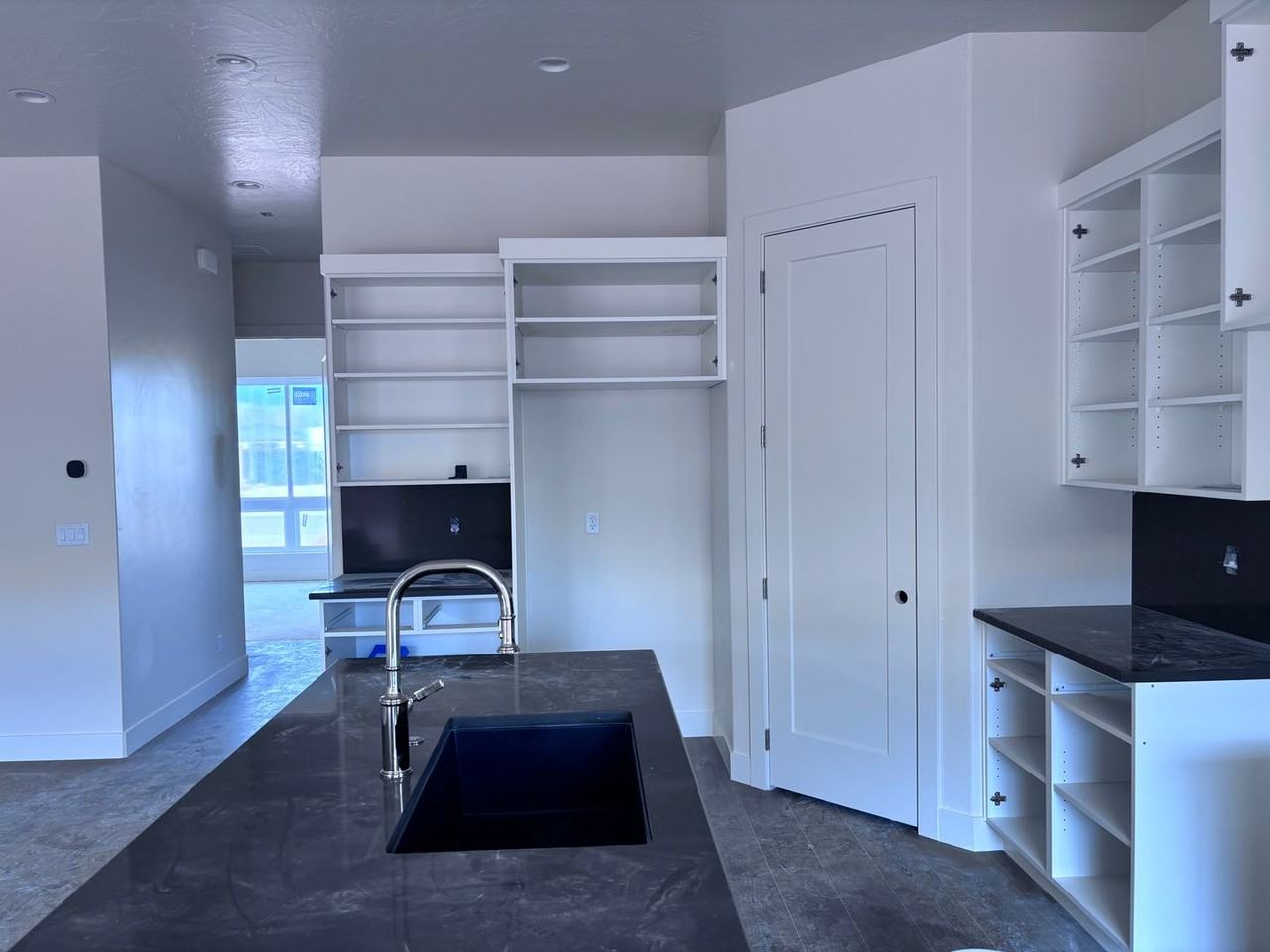 4667 W 2900 S - Photo 5 of 25