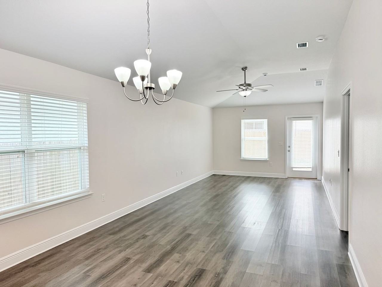 7101 Sonny Dr - Photo 2 of 14