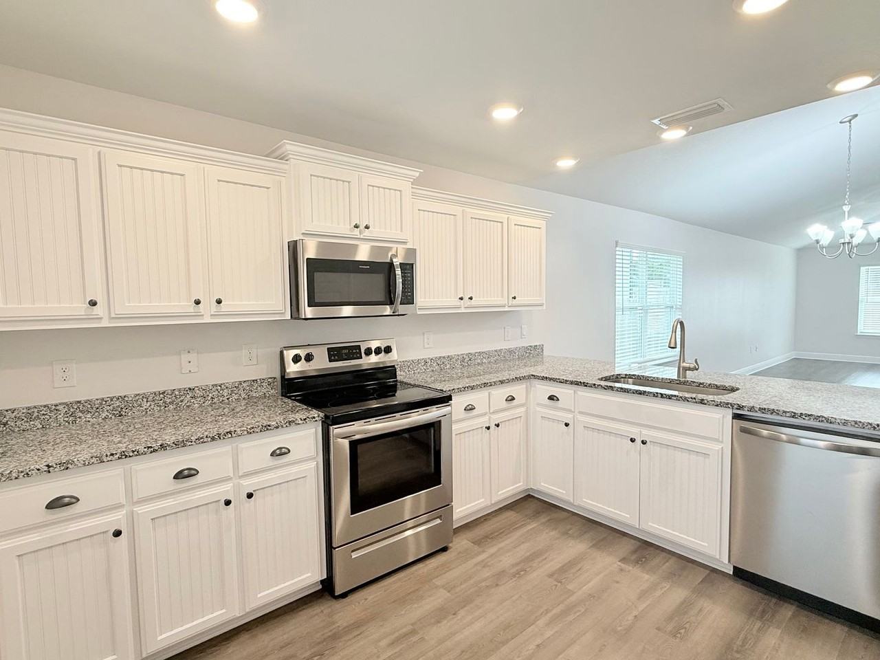 7101 Sonny Dr - Photo 5 of 14