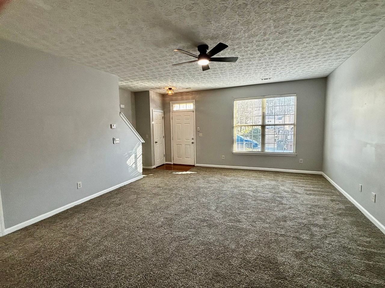 4249 High Park Ln - Photo 6 of 27