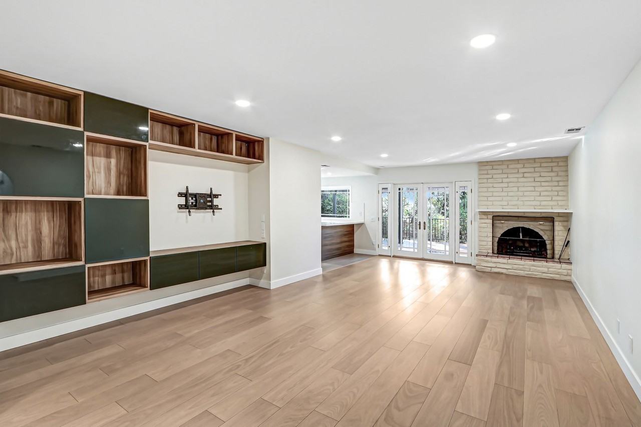 1100 Patrick St - Photo 2 of 15